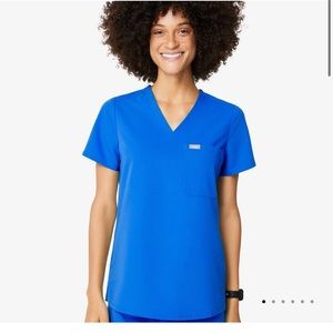 NEVER WORN Figs Catarina One Pocket Scrub top in ROYAL BLUE
